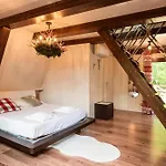 Dolf - Ombrosa Alpstuga